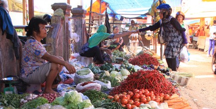 Harga sembako kini mulai mengalami kenaikan menjelang Idul Adha di sejumlah pasar tradisional dalam Kota Jambi   